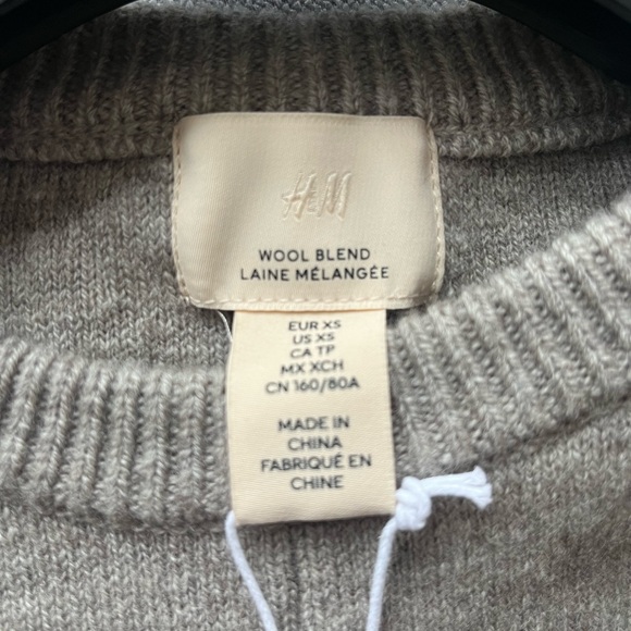NWT H&M Premium Brand Wool Sweater - Picture 5 of 8